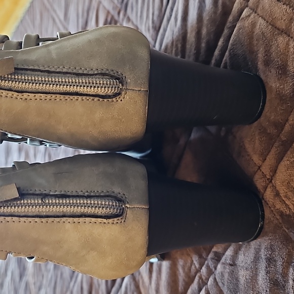 Peep Toe Shoes - Picture 6 of 16